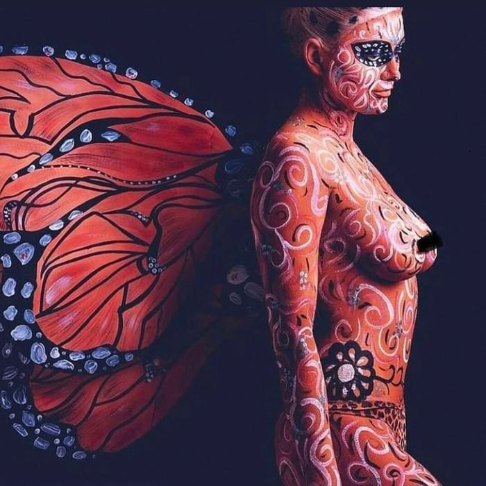 Body & Face Painting example 5 by Sana Kinaan in Dubai
