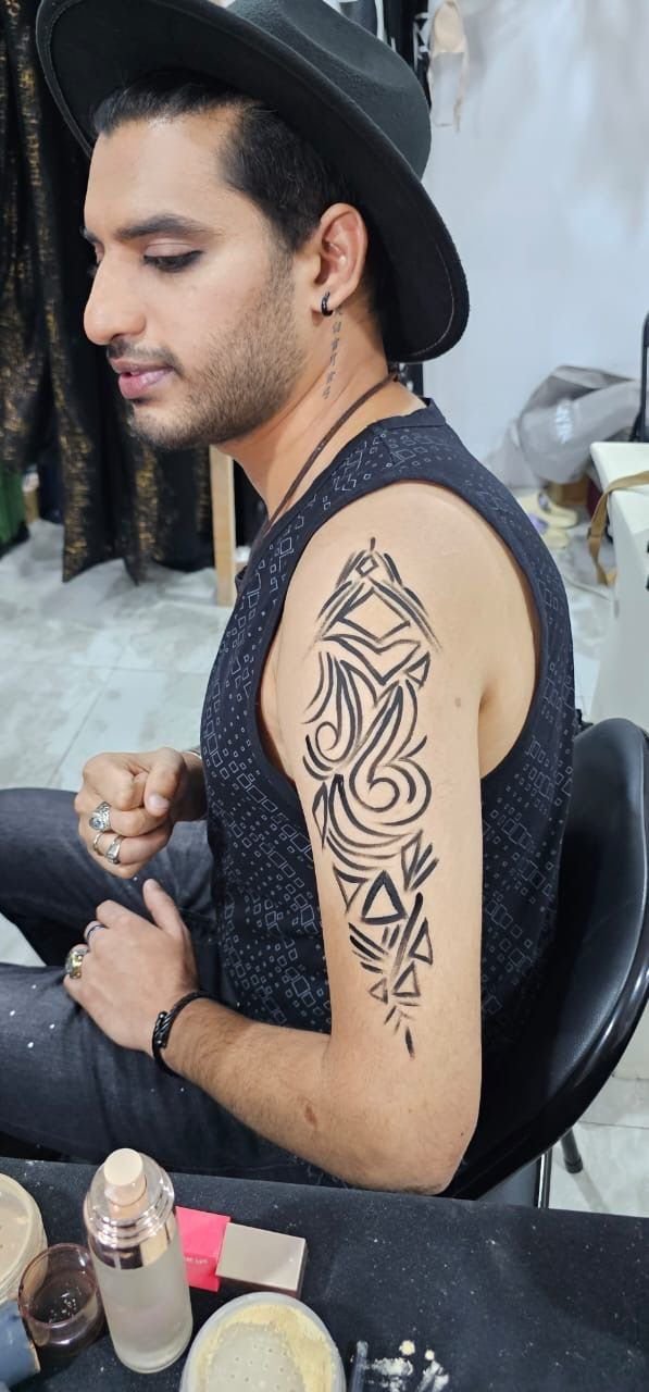 Henna Tattoo makeup portfolio category by Sana Kinaan Dubai