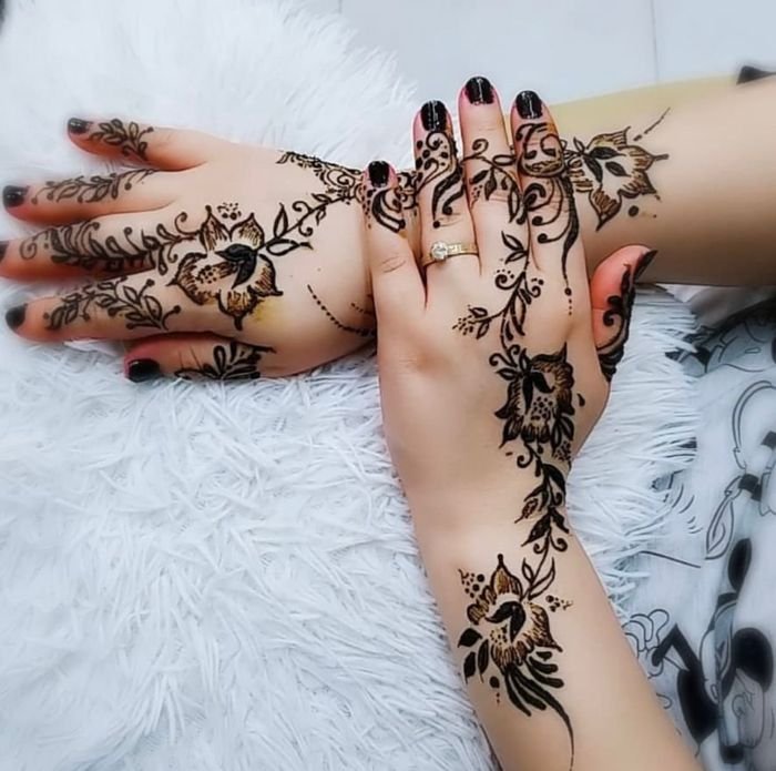 Henna & Body Tattoo Art example 5 by Sana Kinaan in Dubai
