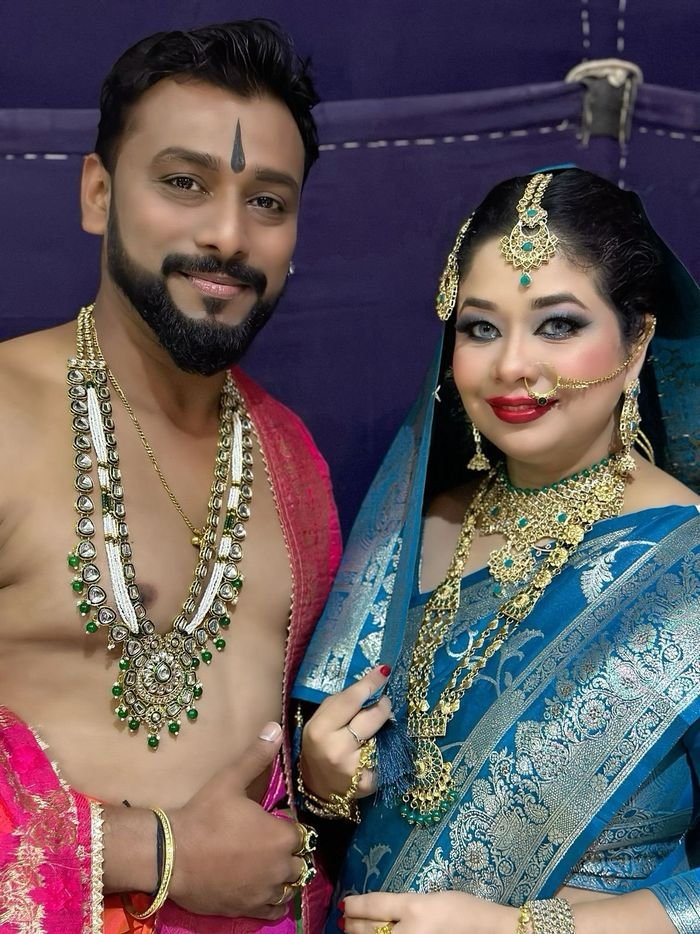 Indian Makeup makeup portfolio category by Sana Kinaan Dubai